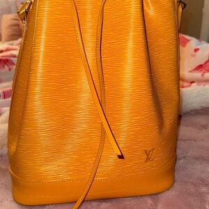Louis Vuitton Yellow-Orange Epi Leather Bucket Shoulder Bag